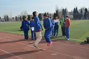 公司組織慶?！叭恕眿D女節(jié)活動